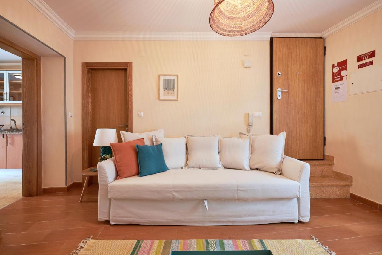 Spacious And Renovated Apartment With Amazing Patio, By Timecooler Лісабон Екстер'єр фото