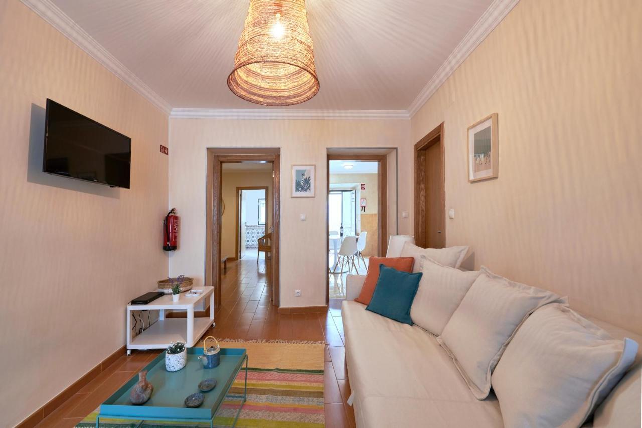 Spacious And Renovated Apartment With Amazing Patio, By Timecooler Лісабон Екстер'єр фото