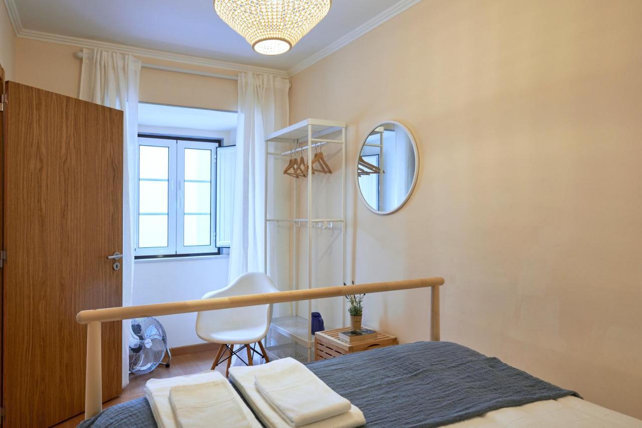 Spacious And Renovated Apartment With Amazing Patio, By Timecooler Лісабон Екстер'єр фото