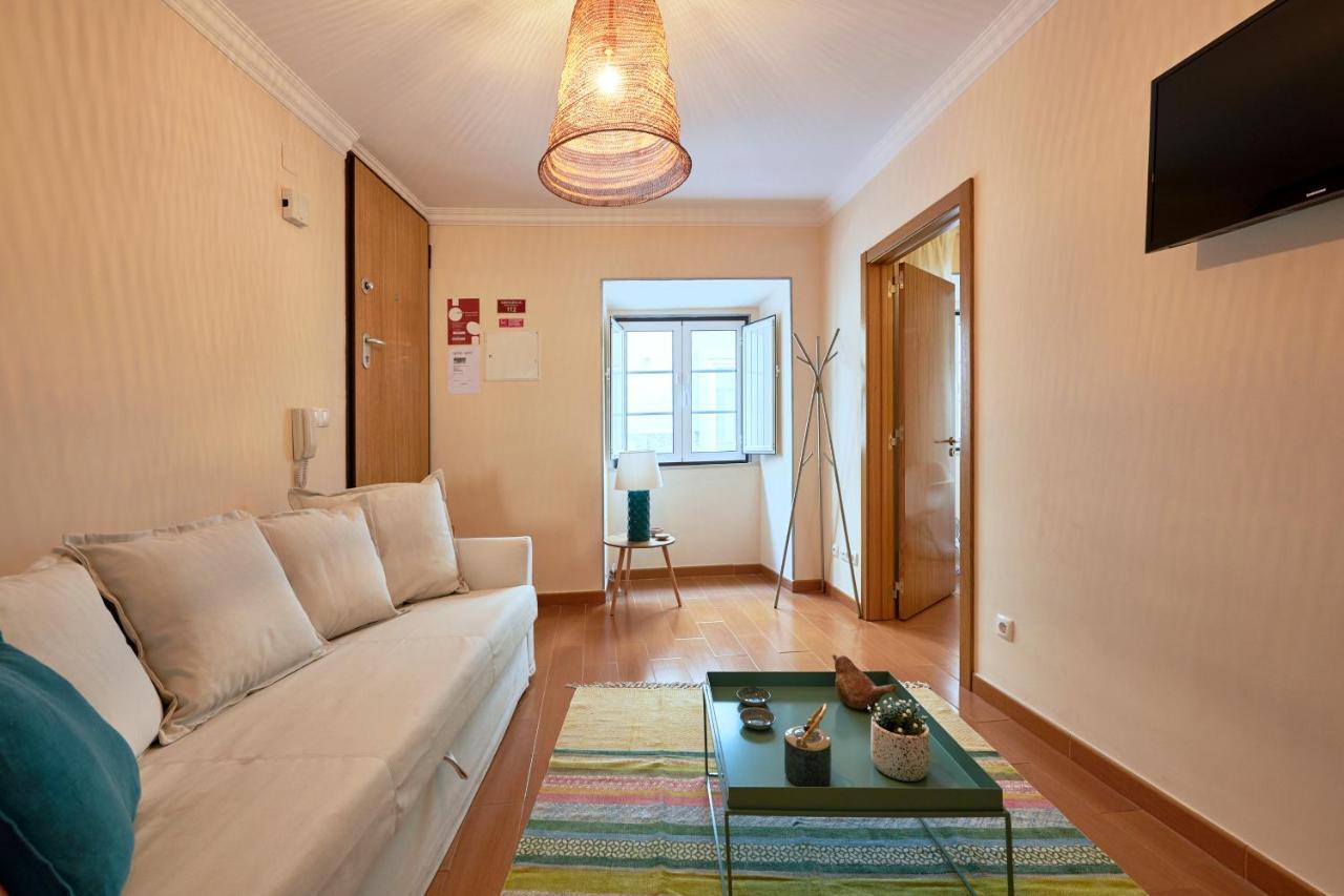 Spacious And Renovated Apartment With Amazing Patio, By Timecooler Лісабон Екстер'єр фото