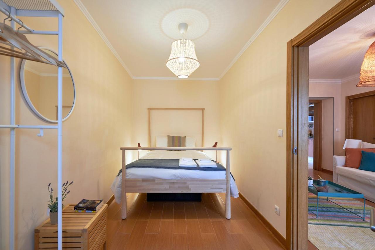 Spacious And Renovated Apartment With Amazing Patio, By Timecooler Лісабон Екстер'єр фото