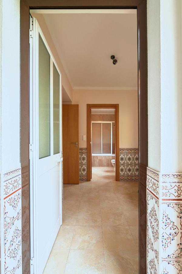 Spacious And Renovated Apartment With Amazing Patio, By Timecooler Лісабон Екстер'єр фото