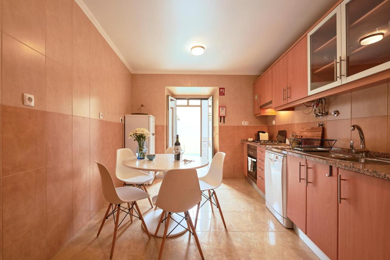 Spacious And Renovated Apartment With Amazing Patio, By Timecooler Лісабон Екстер'єр фото