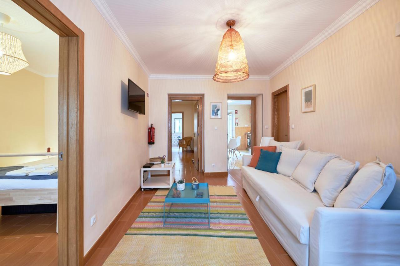Spacious And Renovated Apartment With Amazing Patio, By Timecooler Лісабон Екстер'єр фото