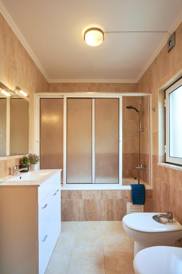 Spacious And Renovated Apartment With Amazing Patio, By Timecooler Лісабон Екстер'єр фото
